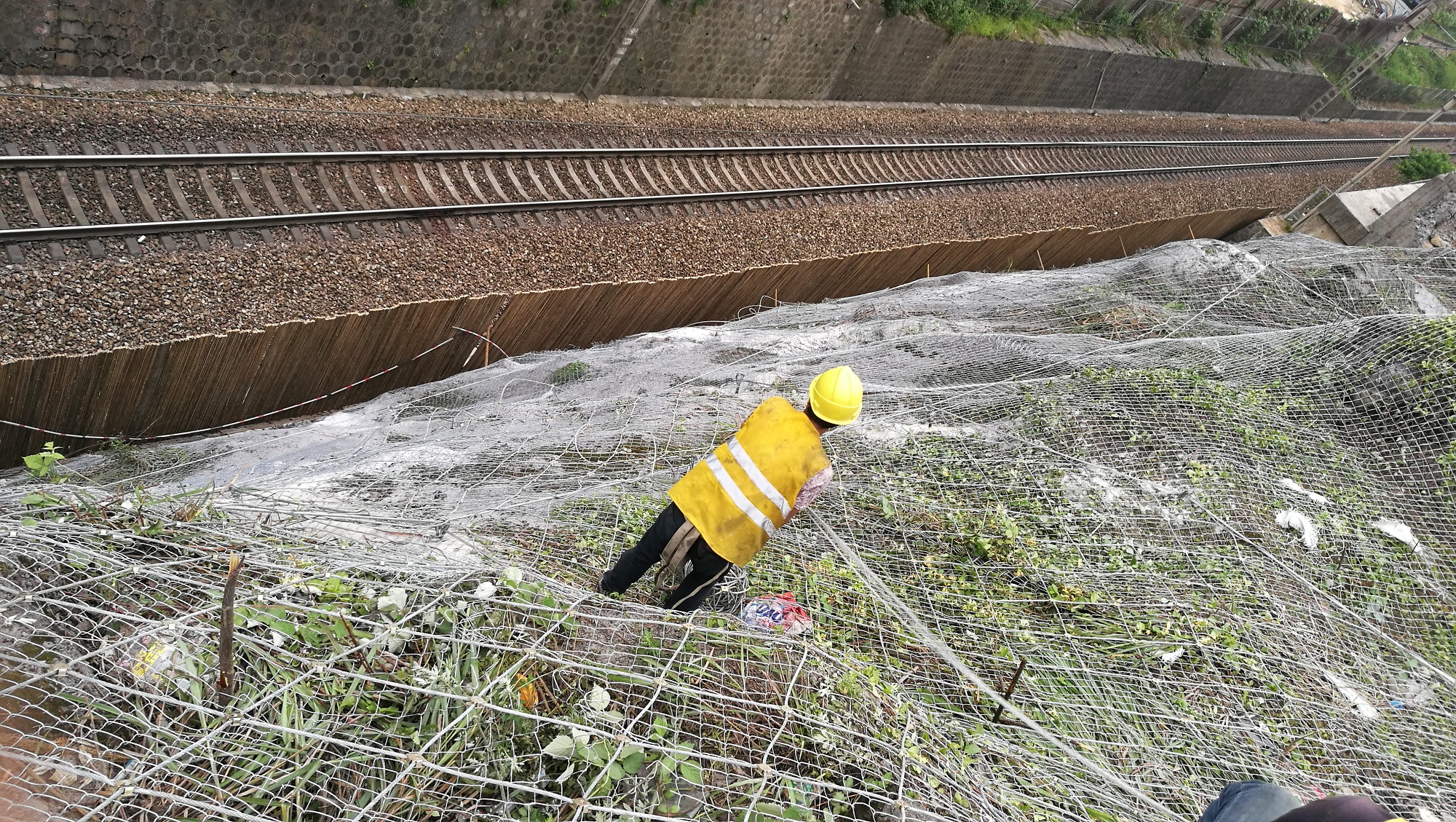 渝懷鐵路增建二線主動防護網施工 渝懷鐵路增建二線主動防護網施工